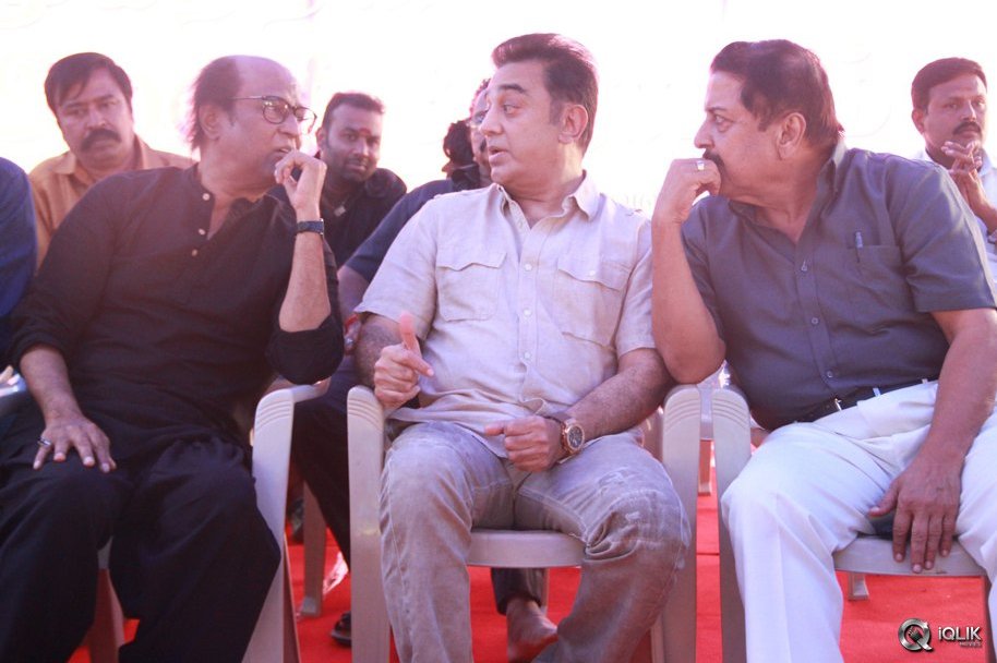 Tamil-Actors-Protest-For-Jallikattu